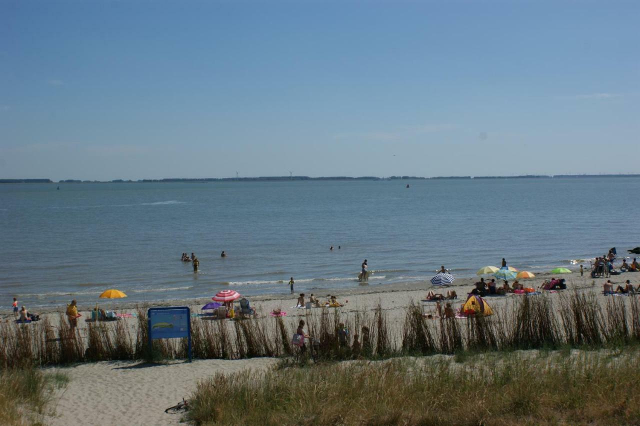Kleintje Beer Villa Baarland Exteriör bild